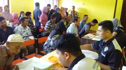 Pembagian Sertipikat PTSL